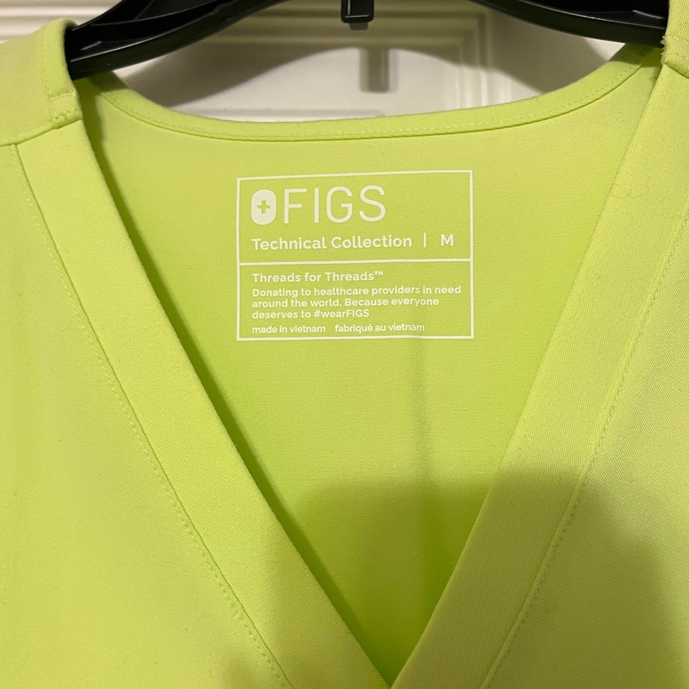 Figs Lime Green Scrub Set - Picture 4 of 5